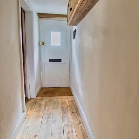 Holiday home Knocker Cottage: Cozy 3-bedroom Retreat Near Beaches Camborne